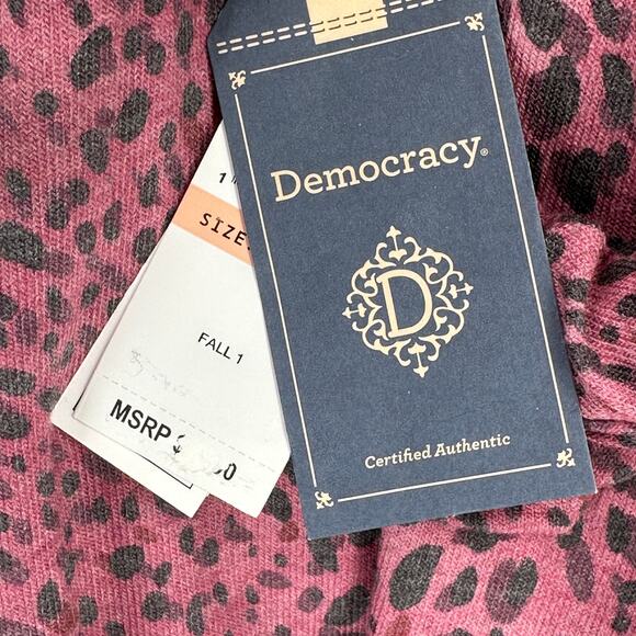 New Democracy V Neck Pick Up Hem Leopard Print Shirt Plus Size 2X Berry Pink - Picture 6 of 7